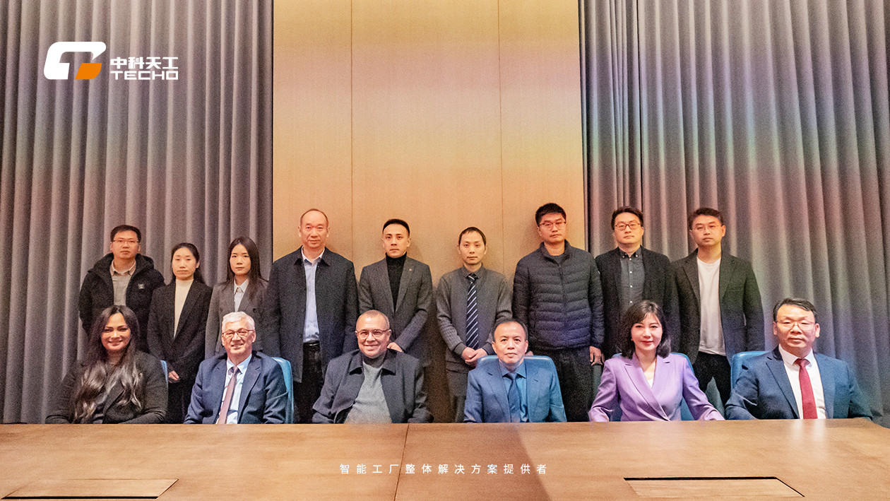 01合影.jpg 01合影.jpg